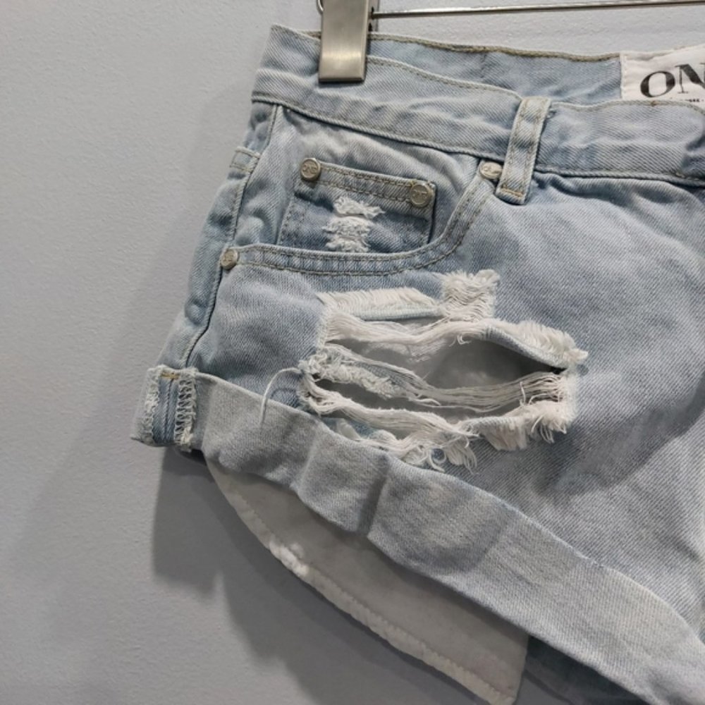 One Teaspoon Bandits Relaxed Fit Denim Shorts Raw Hem Size 27 - Picture 3 of 7